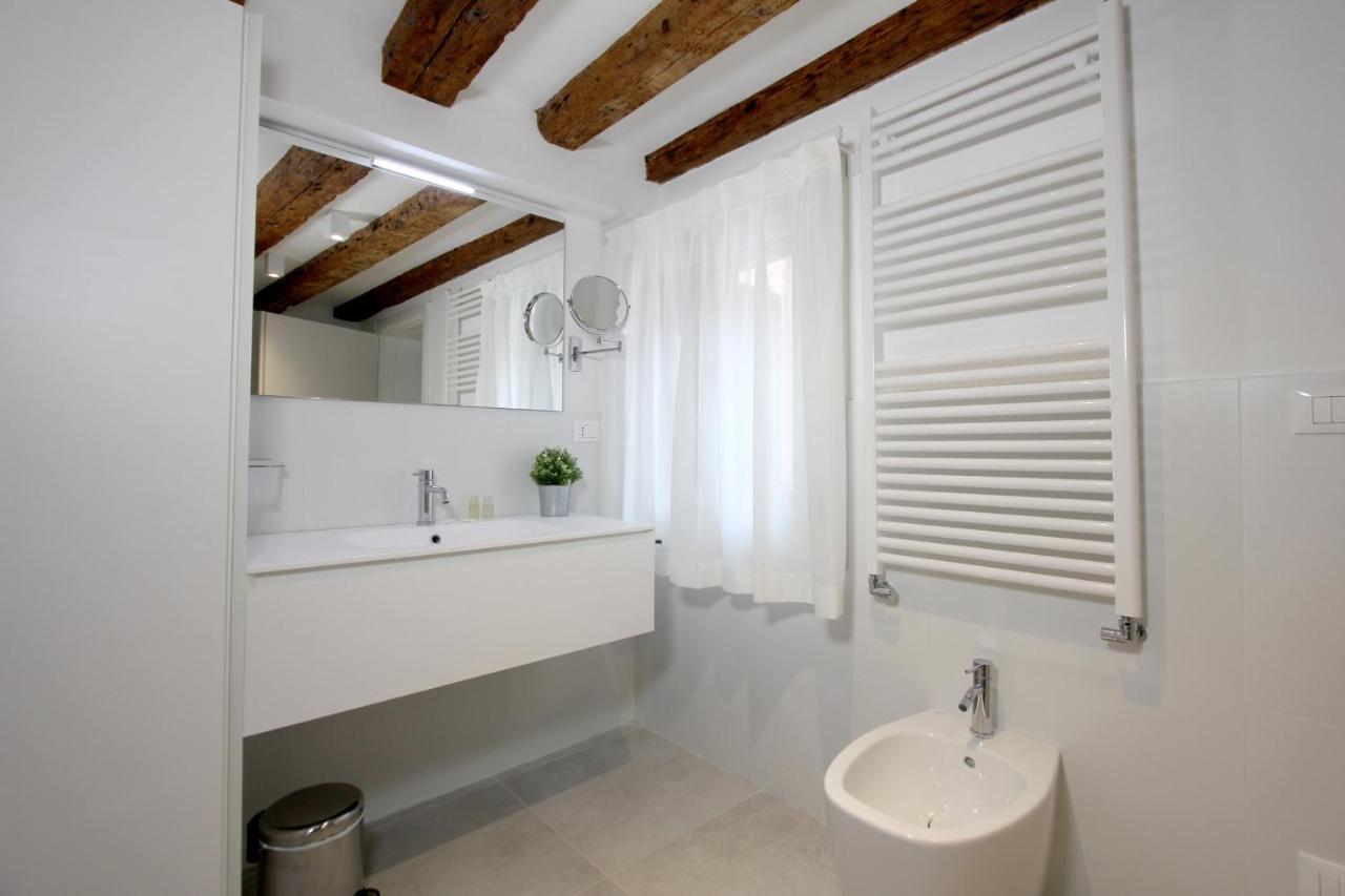 Modern Art Apartment Venice
